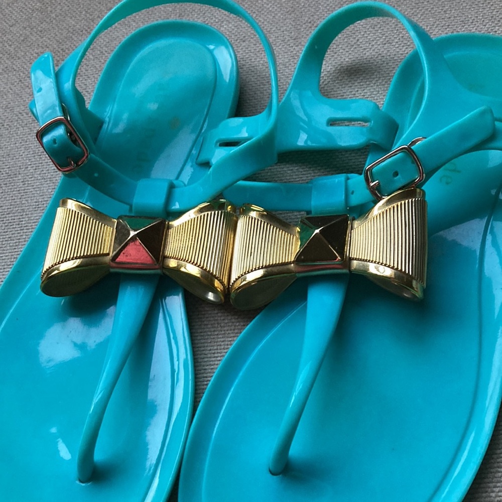 Kate Spade- Excellent used condition Turquoise and Gold bow jelly sandals size 6 - Picture 5 of 12